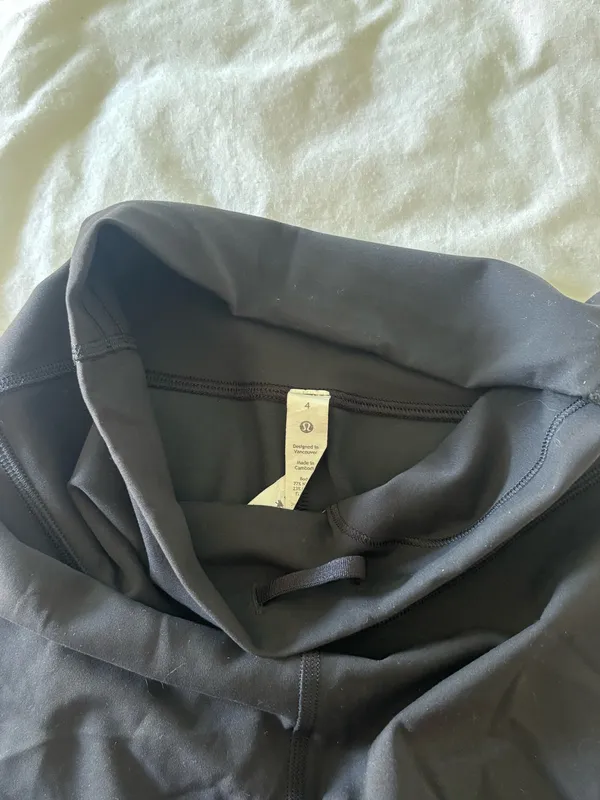 Lululemon Wunder Train Shorts High-Rise 6" - Image 4