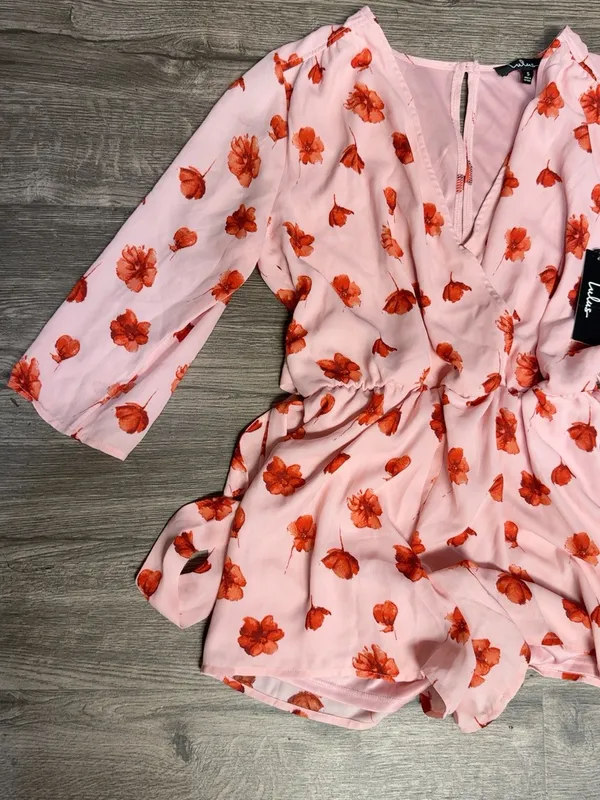 NWT Lulus Pink Red Floral Wrap Tie Waist Romper Size S - Image 5