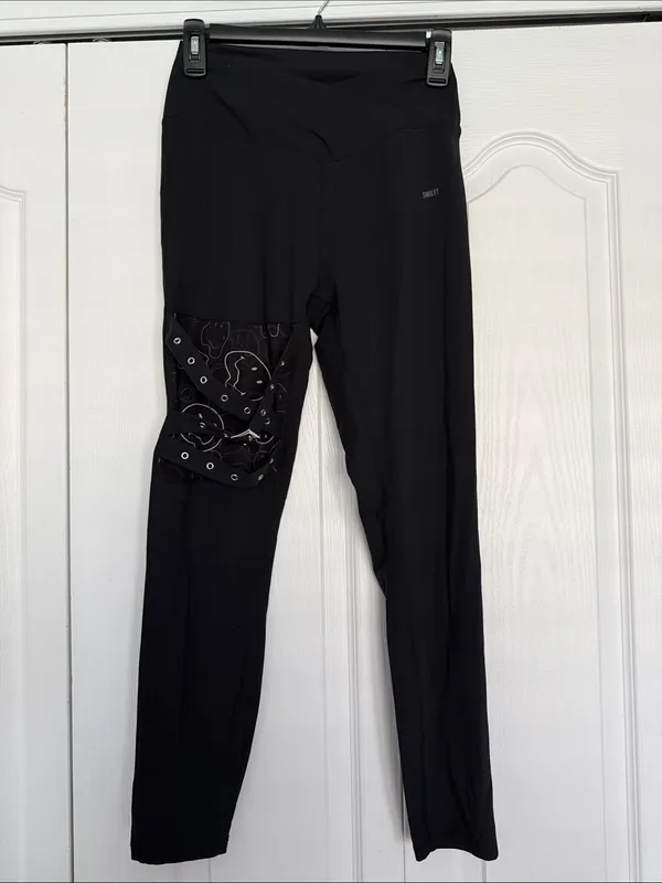 HALARA X Smiley Ultrasculpt High Waisted Crossover Mesh Decorative Buckle Yoga - Image 2