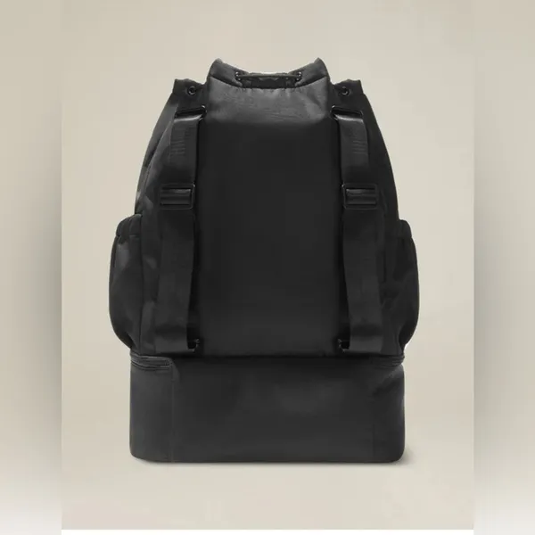 NWT Beyond Yoga Convertible Gym Bag Backpack Black - Image 4