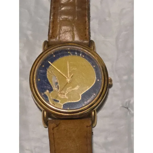 1994 Armitron Women's Watch Tweety Bird Warner Brothers Gold Analog Works - Image 4