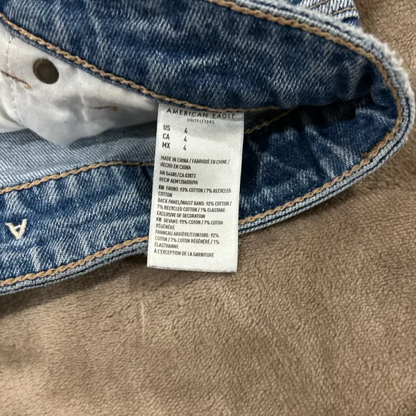 American Eagle cut off mom shorts size 4 - Image 4