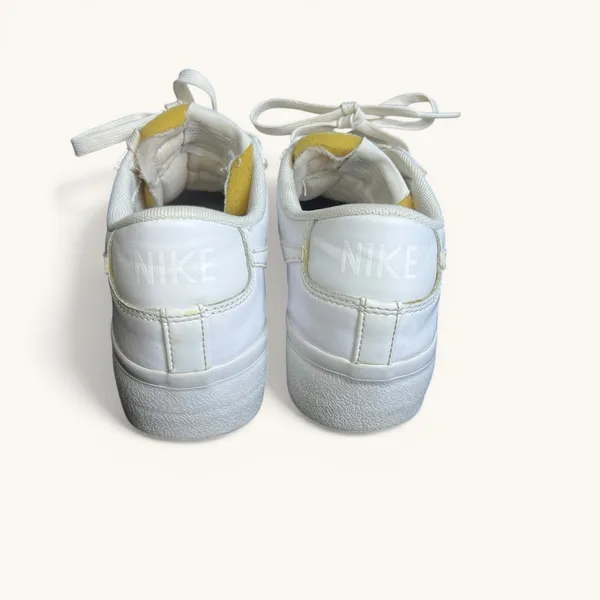 Nike Blazer Low Platform Triple White Womens 8.5 Sneakers DD0292-100‎ - Image 4