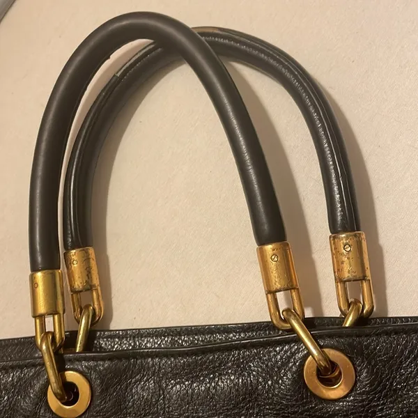 Marc by Marc Jacobs 100% LEATHER BAG Black with Gold Hardware - Image 4