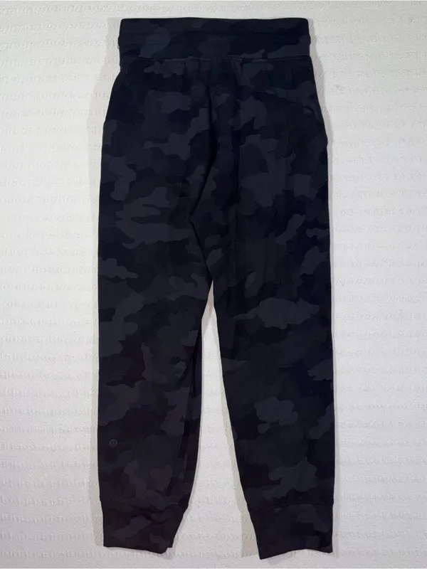 Lululemon Womens Ready to Rulu High Rise Cropped Jogger Size 2 Camo Athleisure - Image 4