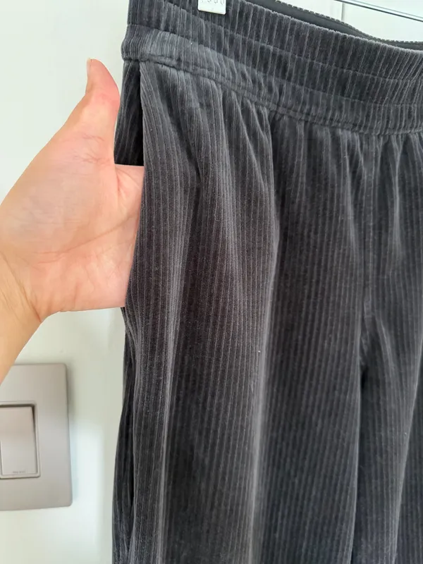 Lululemon Women Scuba Mid-Rise Straight-Leg Pants Velvet Cord 7/8 Length 4 Black - Image 7