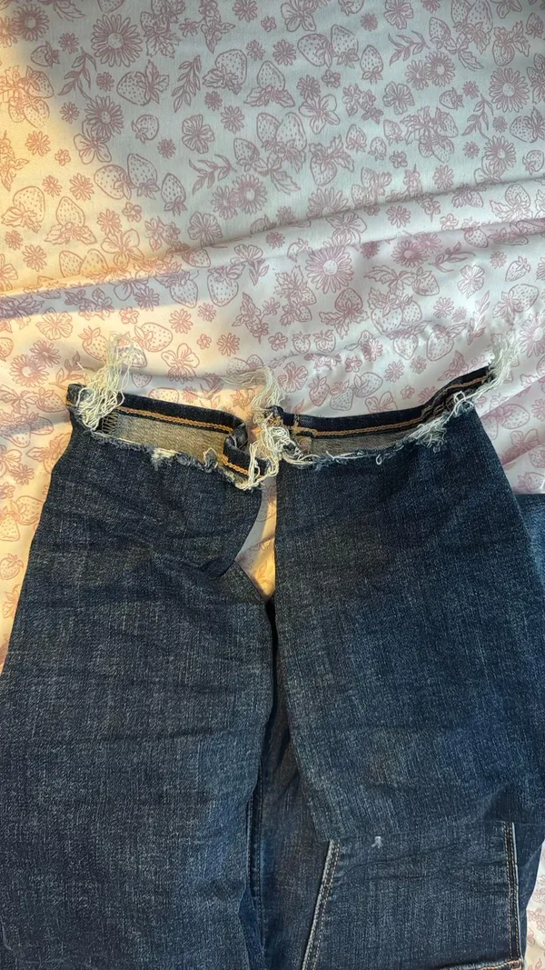 American Eagle Jeans - Image 4