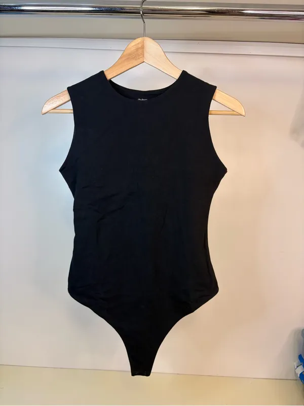 NWT Quince organic cotton bodysuit Black Sleeveless One-Piece Bodysuit Sz small - Image 2