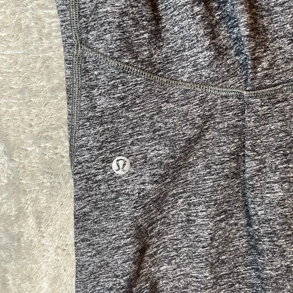 Lululemon Warm Your Core‎ Long Sleeve Tee Heathered Black Size 4 - Image 6