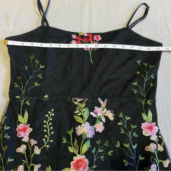 NWOT Lulus Blooming For Love Black Floral Embroidered Midi Dress - Image 4