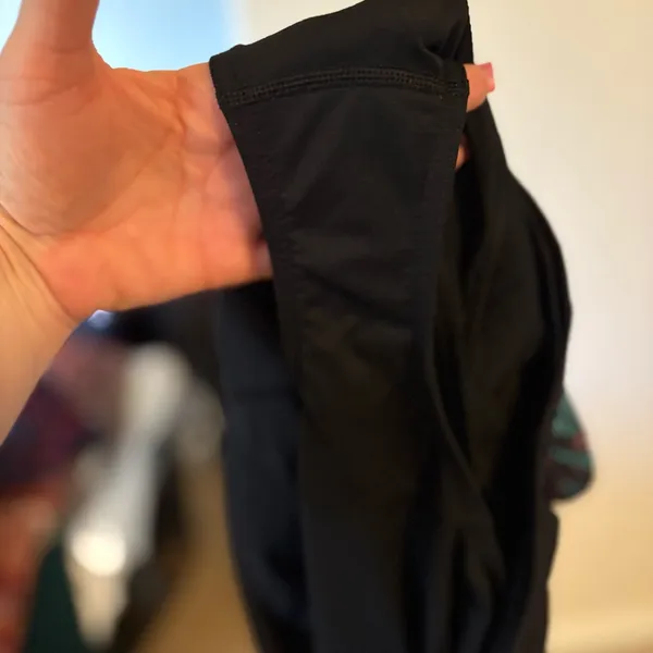 Lululemon Speed Short. Sz 8 preloved excellent condition. Palm Lace Tofino Teal - Image 5