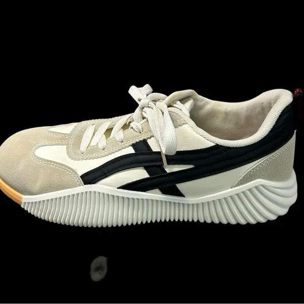 DF DE FLORANCE Cloudea™ women’s Sneakers Size 9.5 tan/ beige and white - Image 5