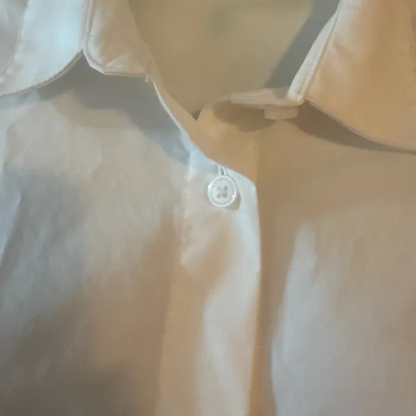 Tommy Hilfiger Navy and White Tag Shirt - Image 2