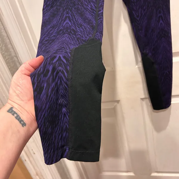 Nike Dri-FIT Women Purple Black‎ Abstract Zebra Print Running Leggings Large - Image 4