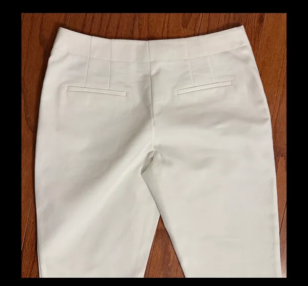 Chico’s white Ankle pants size 00 /Medium. ** refer to measurements for size. Gently warn & excellent condition. Priced to sell. Real pockets in back, still sewn in. Measurements approximately 15” waste x 36” long x 9” rise. Non-smoking home. Priced to sell at as is condition. Don’t like my price make reasonable offer! - Image 5