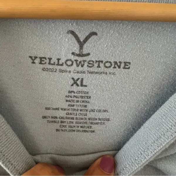 Yellowstone Dutton Ranch Graphic Tee Large Blue Short Sleeve Montana Shirt - Image 5