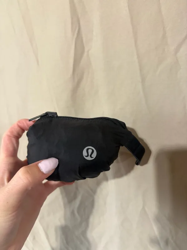 Lululemon shorts - Image 3