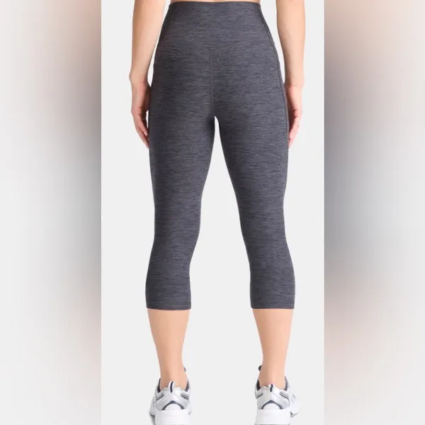 ATHLETIC WORKS Womens Athlesure Capris Size Med 8-10 With Side Pockets Gray New - Image 4
