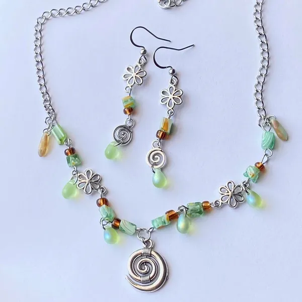 Handmade quality glass beads & flower fairy boho cottage whimsical dangle earrings 💐🍃 - Image 7