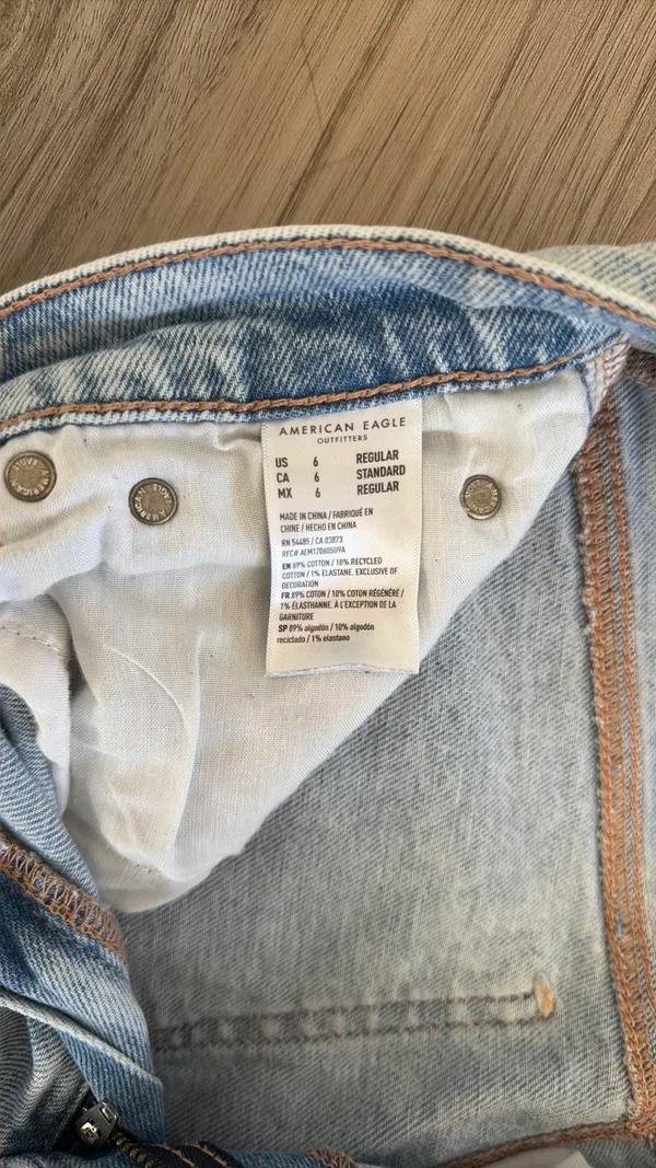 American Eagle Jeans - Image 3