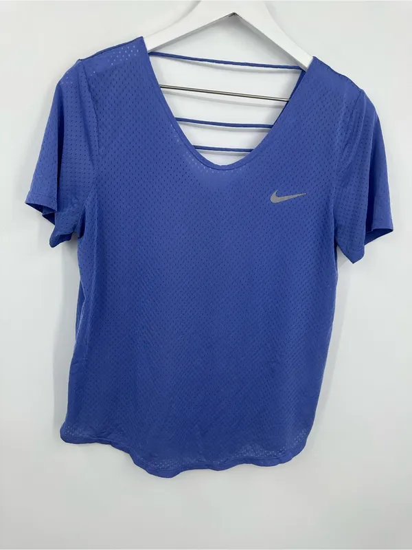 Purple Nike Dri Fit Short Sleeve Shirt Size Medium - Image 3