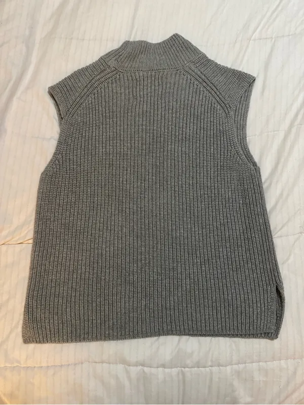 Abercrombie Sweater - Image 5