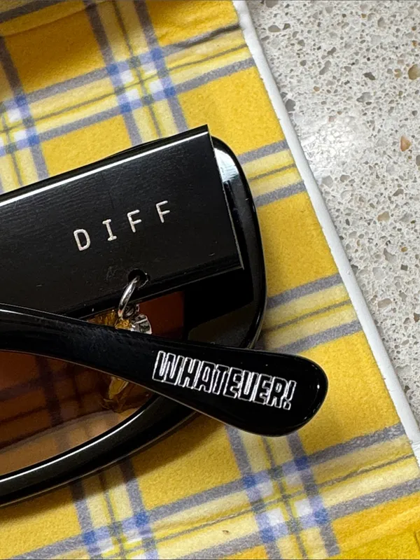 DIFF x Clueless Black Frame Sunglasses with Pink Lenses w/ Case and Cleaning Rag - Image 6
