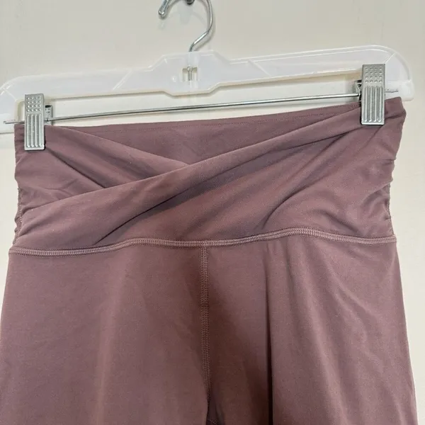 Lululemon Align High Rise Cross Waist Crop 21” Leggings Size 6 Taupe Purple - Image 2
