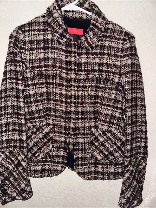 Textured Plaid Tweed Blazer Jacket in Black and Cream - Image 9