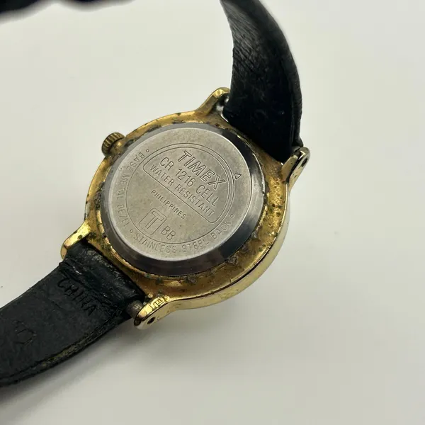 Vintage Timex Gold Tone Case Women’s Quartz Watch Working New Battery - Image 6