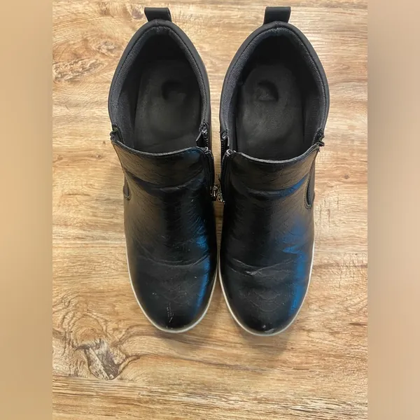 Black wedge sneakers, Size 7 - Image 2