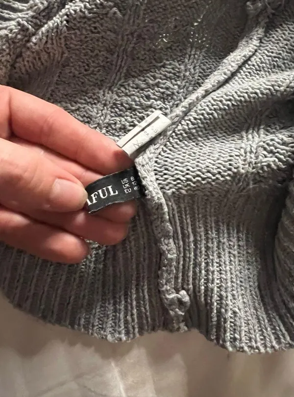 Zaful 8 Grey Knitted Cropped Tank Top - Image 3
