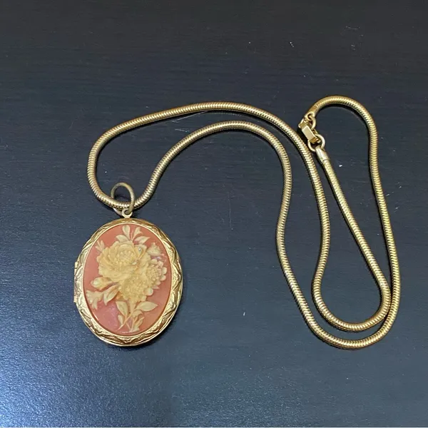 Vintage Flower Cameo Locket Pendant Gold-plated Round Snake Chain 24” Necklace - Image 8