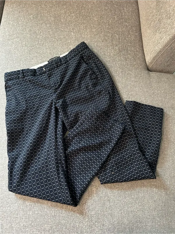 Women’s Banana Republic Avery Striaght leg ankle pant - Image 2