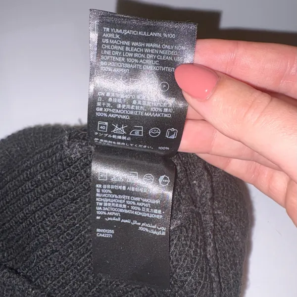 H&M Divided Black Beanie Hat - Image 5