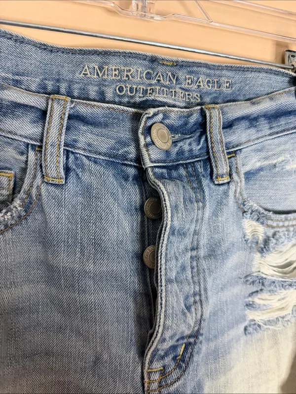 American Eagle Outfitters light blue distressed cutoff denim shorts - Image 3