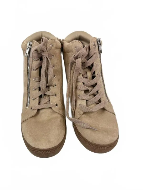 Women’s Boots Size 9 Brown - Image 2