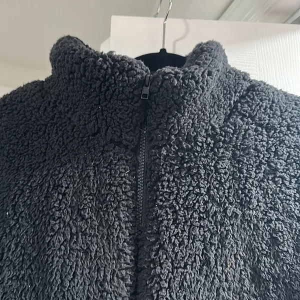 Francesca‘s Black Sherpa jacket size large - Image 4