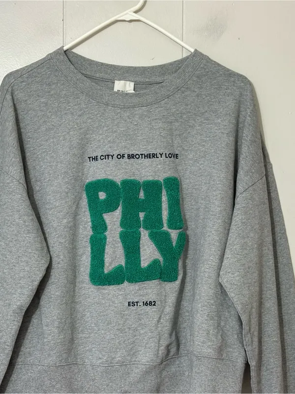 Maeve x Kaylee Watai Philly Graphic Sweatshirt Gray Green Crewneck Pullover S - Image 4