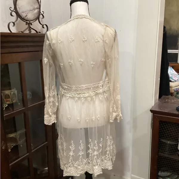 Elegant Cream Sheer Lace Cardigan - Image 3