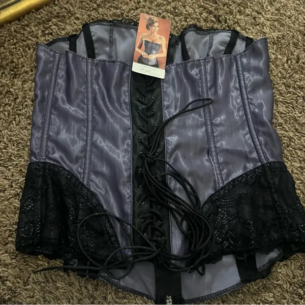 Sleek Black and Purple Lace Bandeau - Image 2