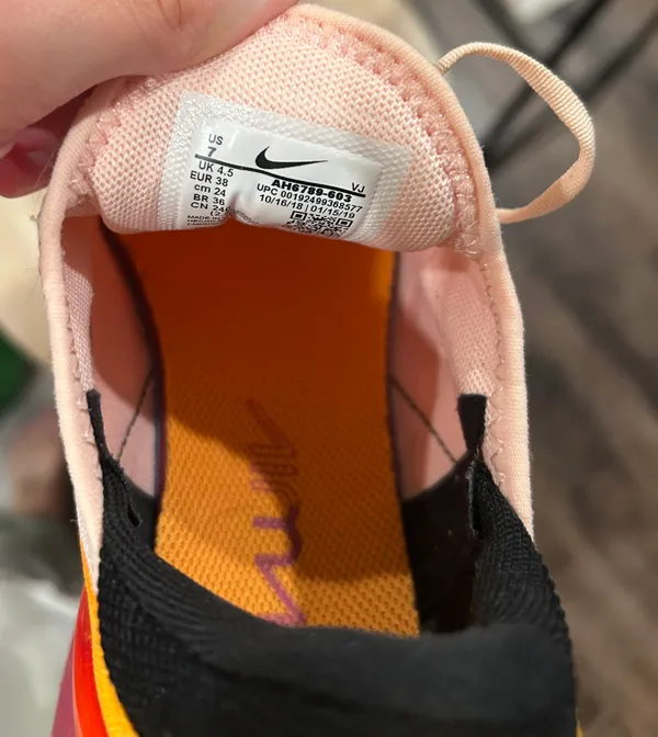 Nike Air Max 270 Shoes - Image 4