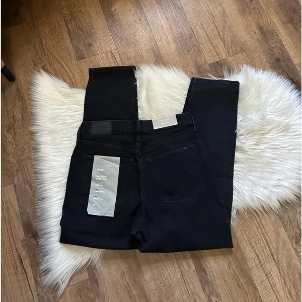 EVERLANE The Original Cheeky Jean In Coal - Image 7