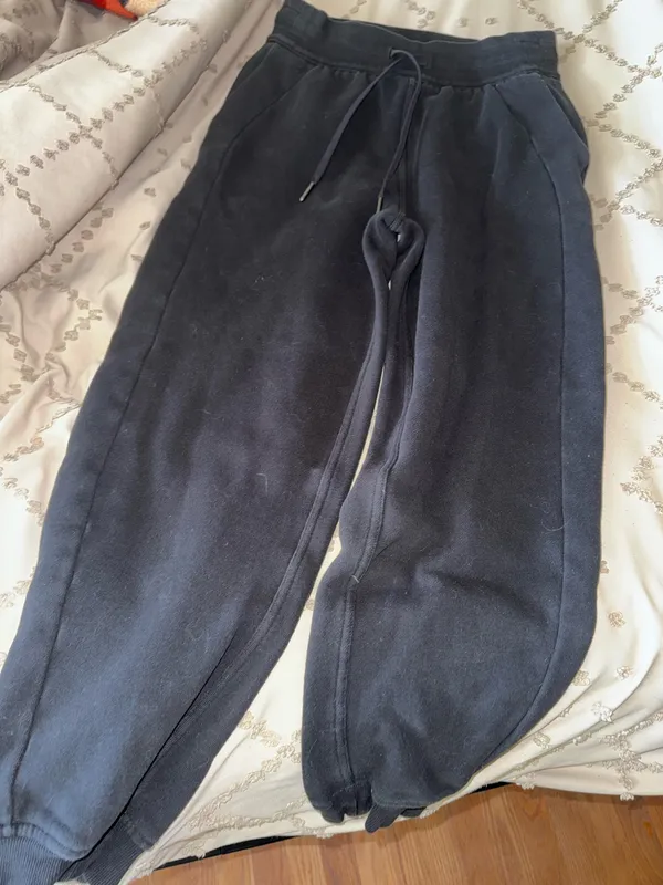 Lululemon Joggers - Image 4