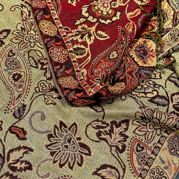 Source Unknown Burgundy Metallic Gold Paisley Print Wrap Scarf Pashmina Sarong Tapestry Fringed - Image 4