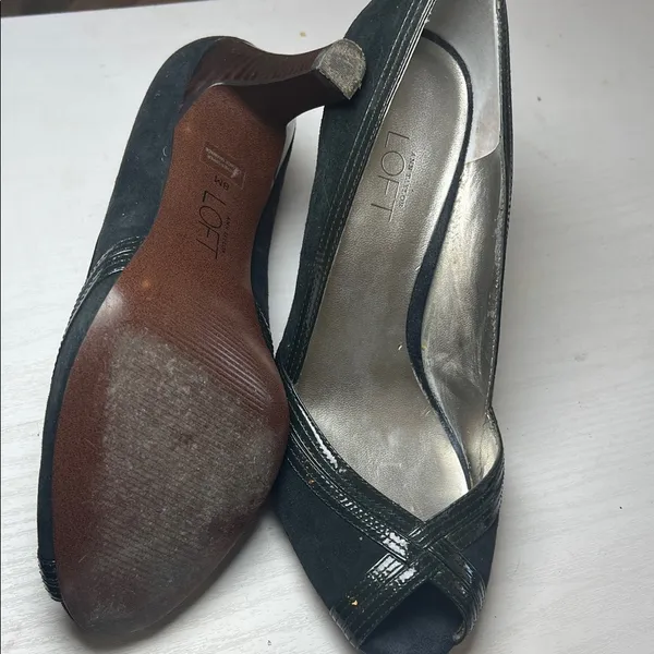 LOFT Black Peep-Toe Heels B24 - Image 3