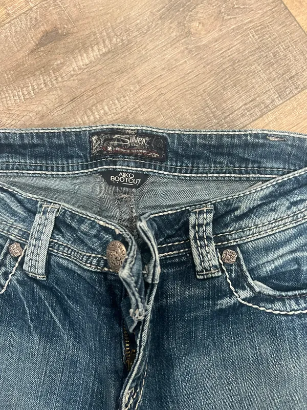 Jeans - Image 2