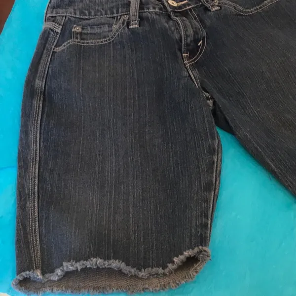 Levi’s shorts size 8 - Image 3