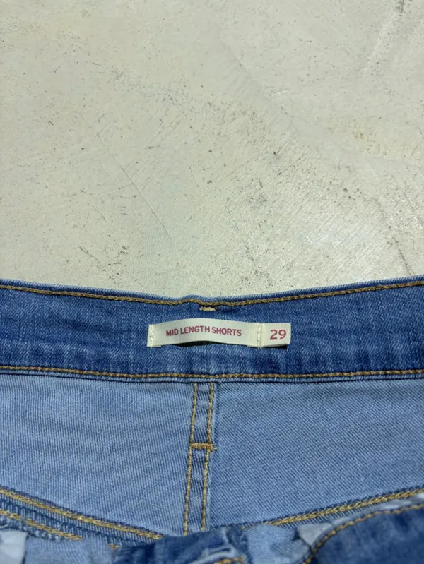Levi’s mid length Blue Denim Women’s Shorts 29 - Image 4
