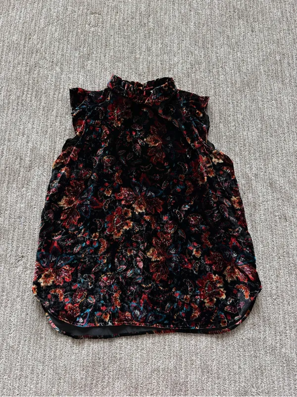 LOFT Black Multi Floral Velvet Ruffle Cap-Sleeve Blouse - Image 4